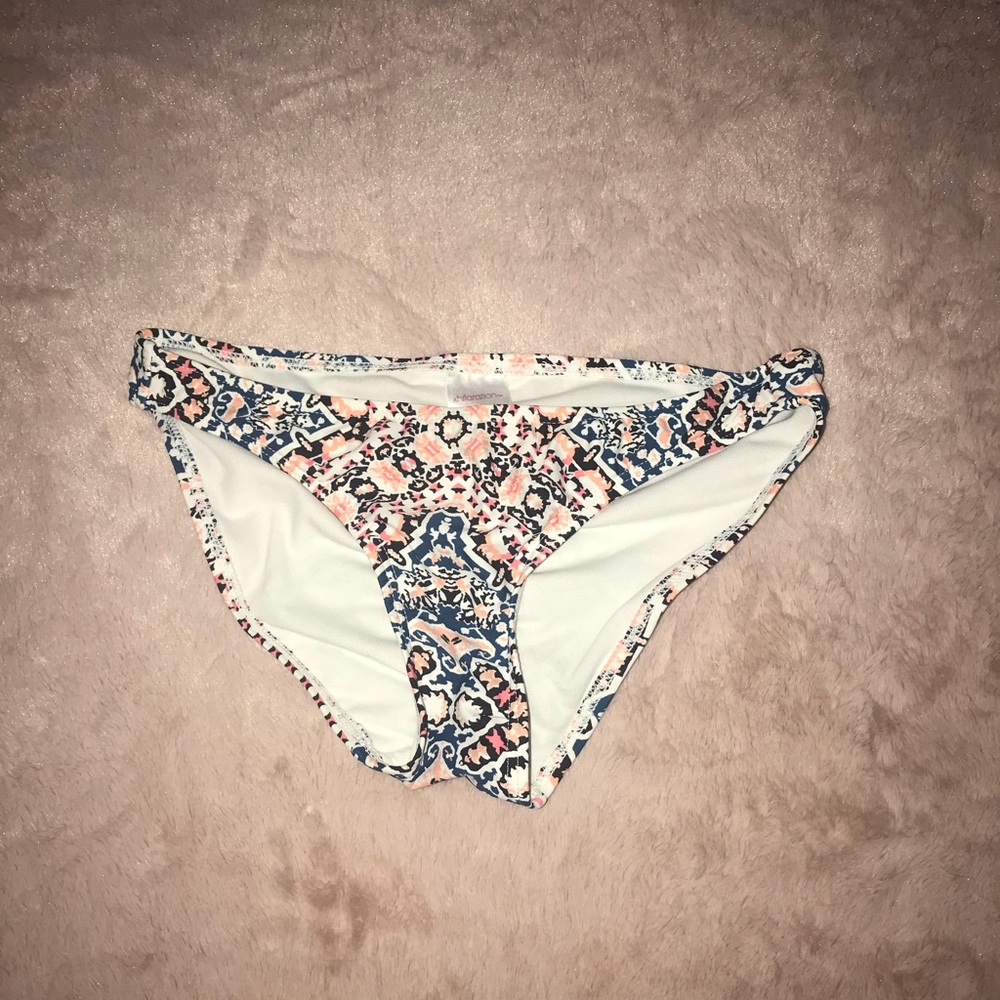 Bathing Suit Set - Picture 4 of 8